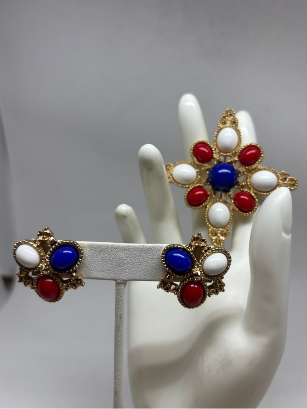Sarah Coventry Gold-Tone Red White Blue Brooch and Clip Earring Set